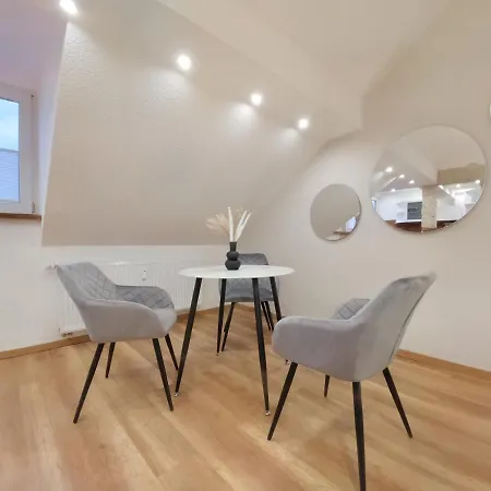 Apartament Milpau 1 - Modernes Und Zentrales Premium-apartment Mit Queensize-bett - Netflix, Nespresso Und Smart-tv Bottrop