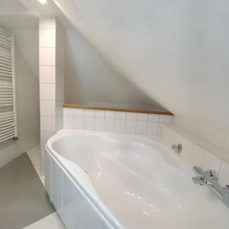 Milpau 1 - Modernes Und Zentrales Premium-apartment Mit Queensize-bett - Netflix, Nespresso Und Smart-tv Apartment